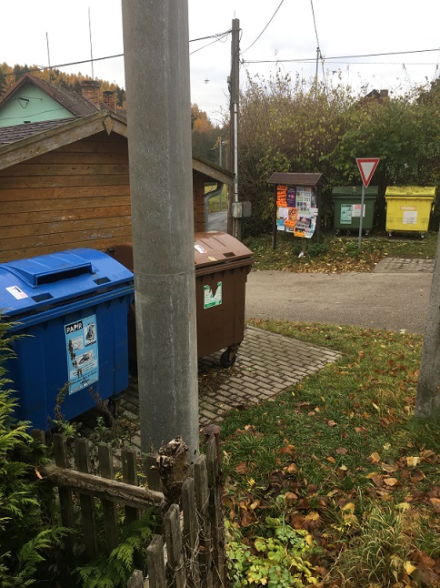 Mžížovice - náves